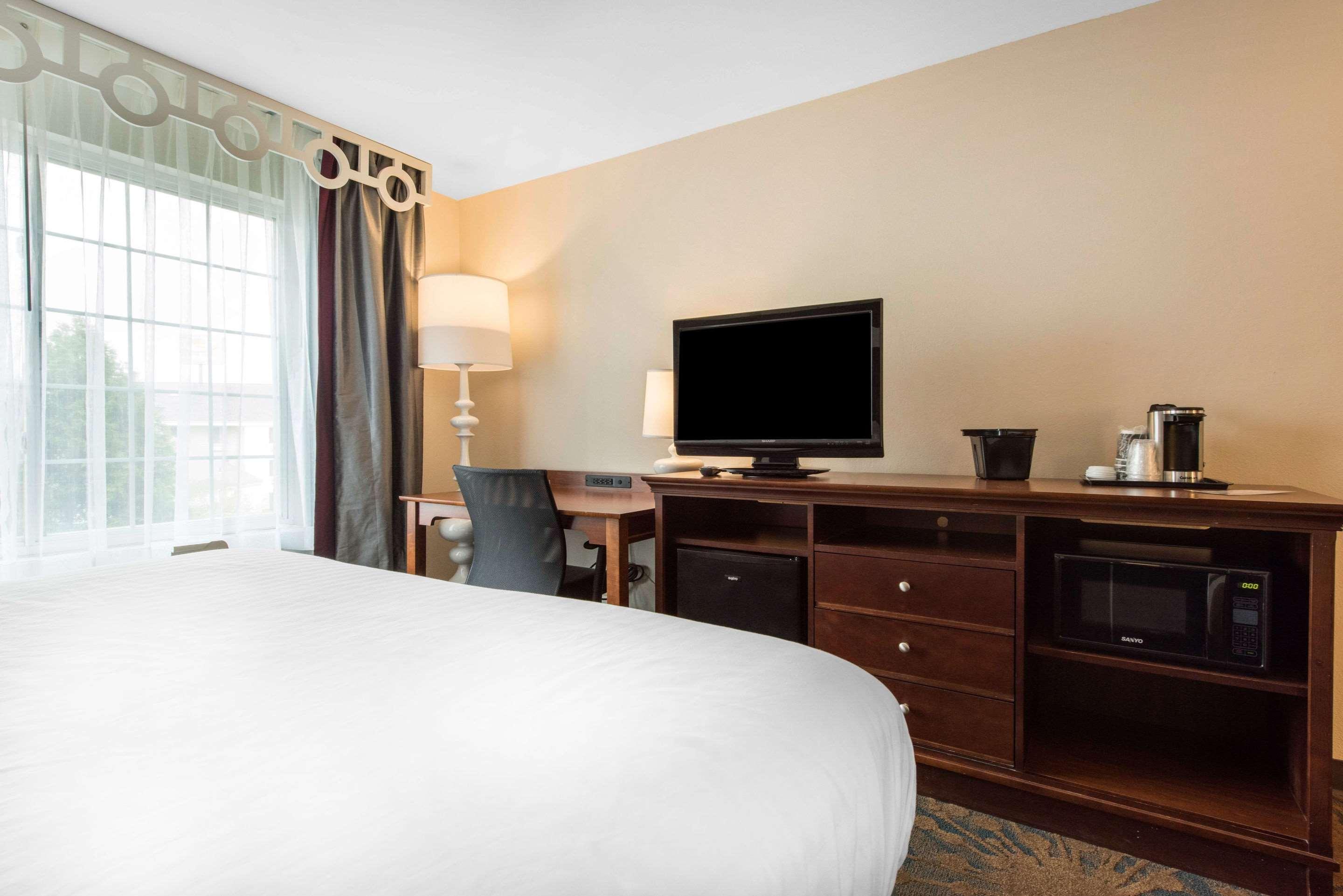 Western & Hotel