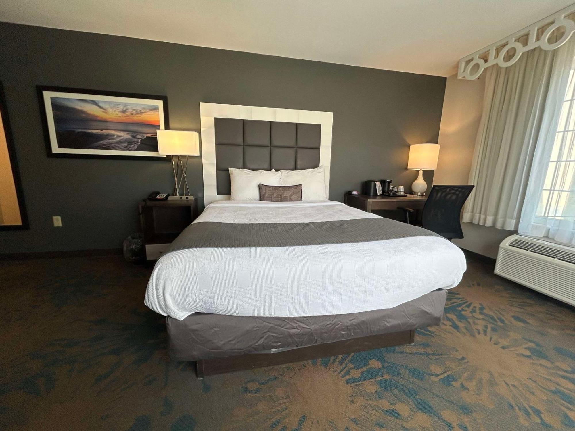 Western & Hotel 2*
