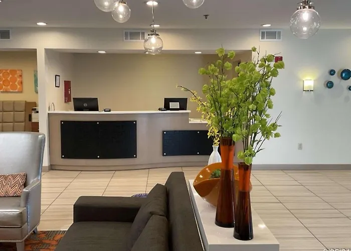 Best Western Erie Inn & Suites