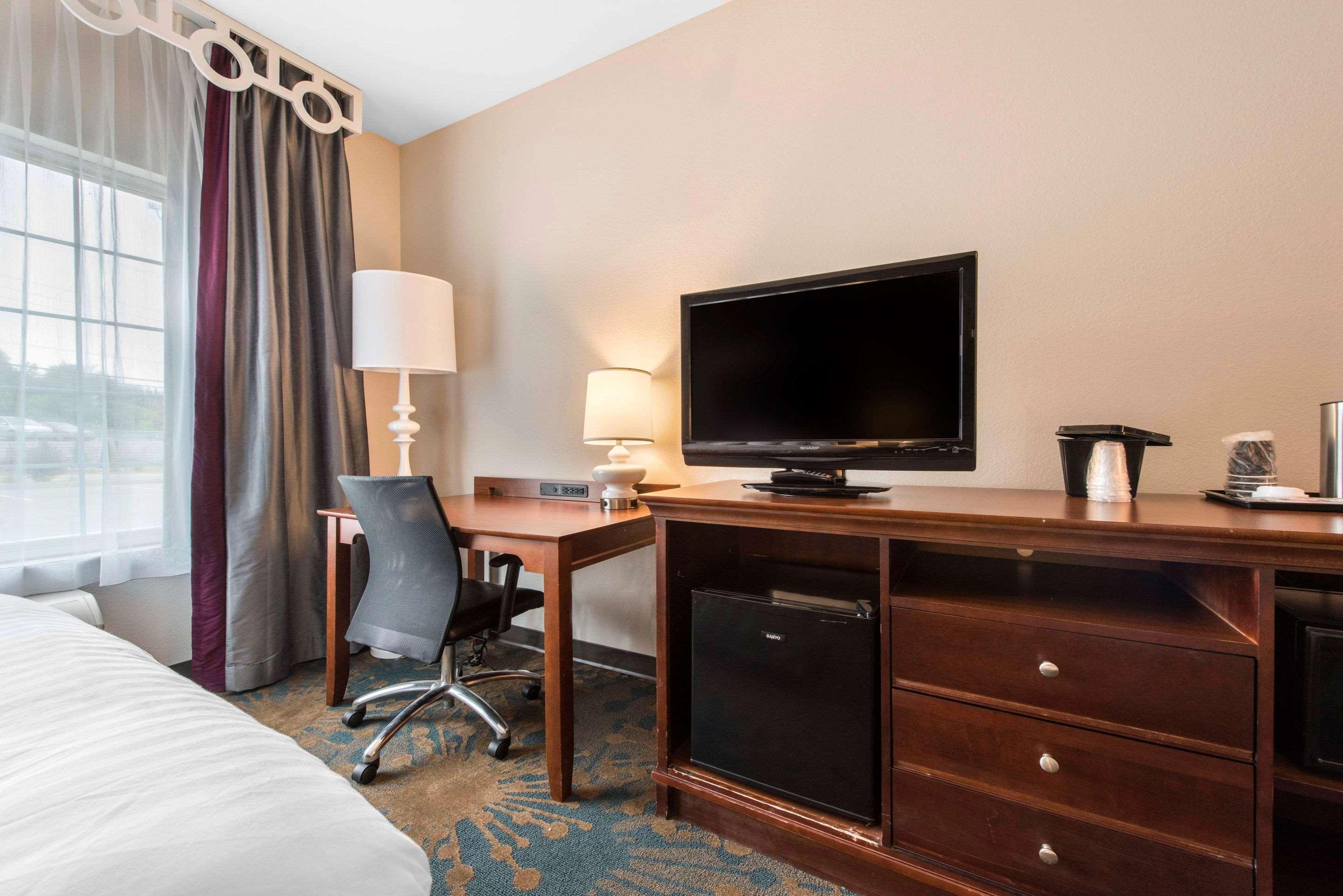 Western Erie & Hotel 2*